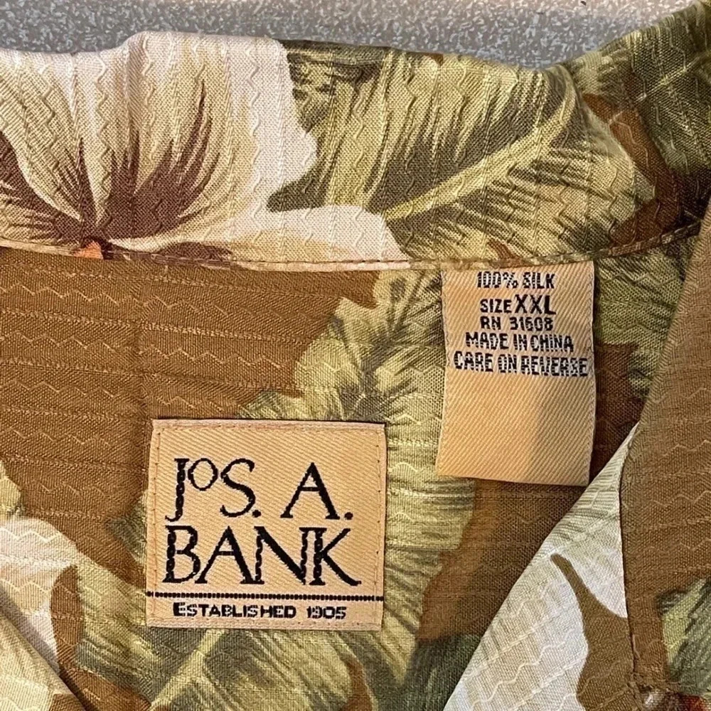 JOS A BANK Men’s Short Sleeve Button Down FLORAL‎ Beach Shirt. Hawaiian Shirt. - Picture 4 of 6